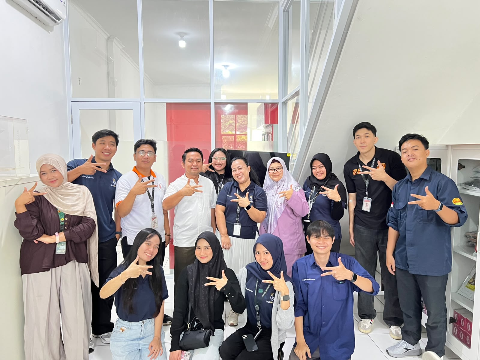 Pemeriksaan kesehatan karyawan PT Orlee Semesta Group oleh tim Klinik Kosasih Medika