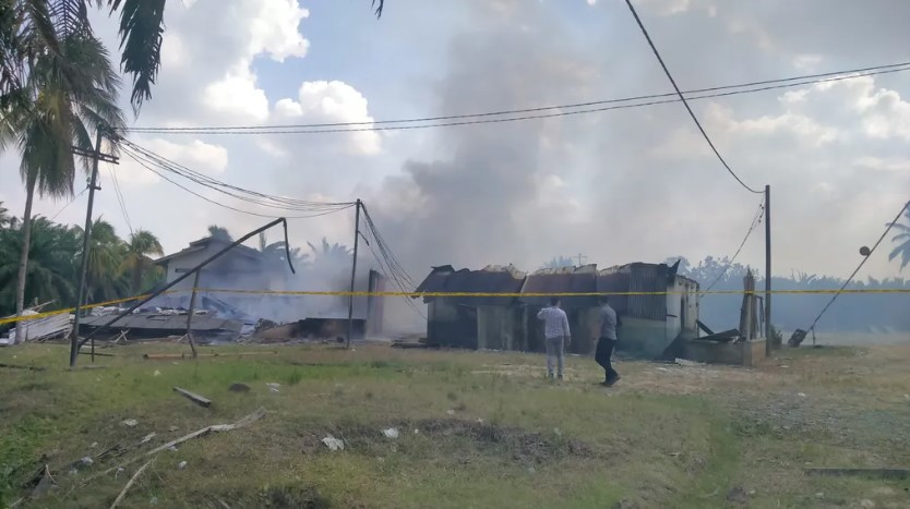 Dokumentasi penjagaan aparat gabungan di lokasi pembakaran kantor PT BSA Lampung Tengah